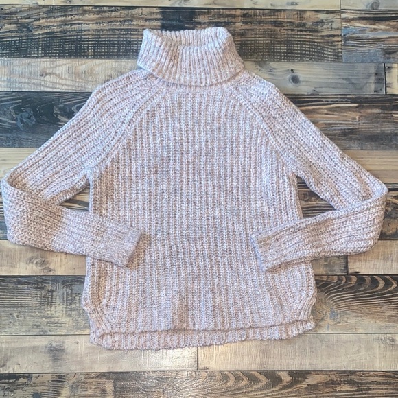Abercrombie & Fitch Sweaters - Abercrombie & Fitch Blush Ribbed Turtleneck Sweater
